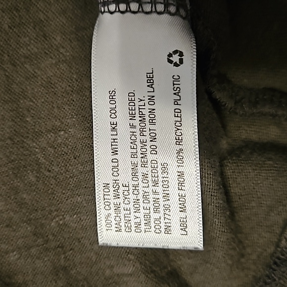 Set of 2 Universal Thread VNeck Pocket Tee Olive Green White Medium Short Sleeve - Picture 5 of 10